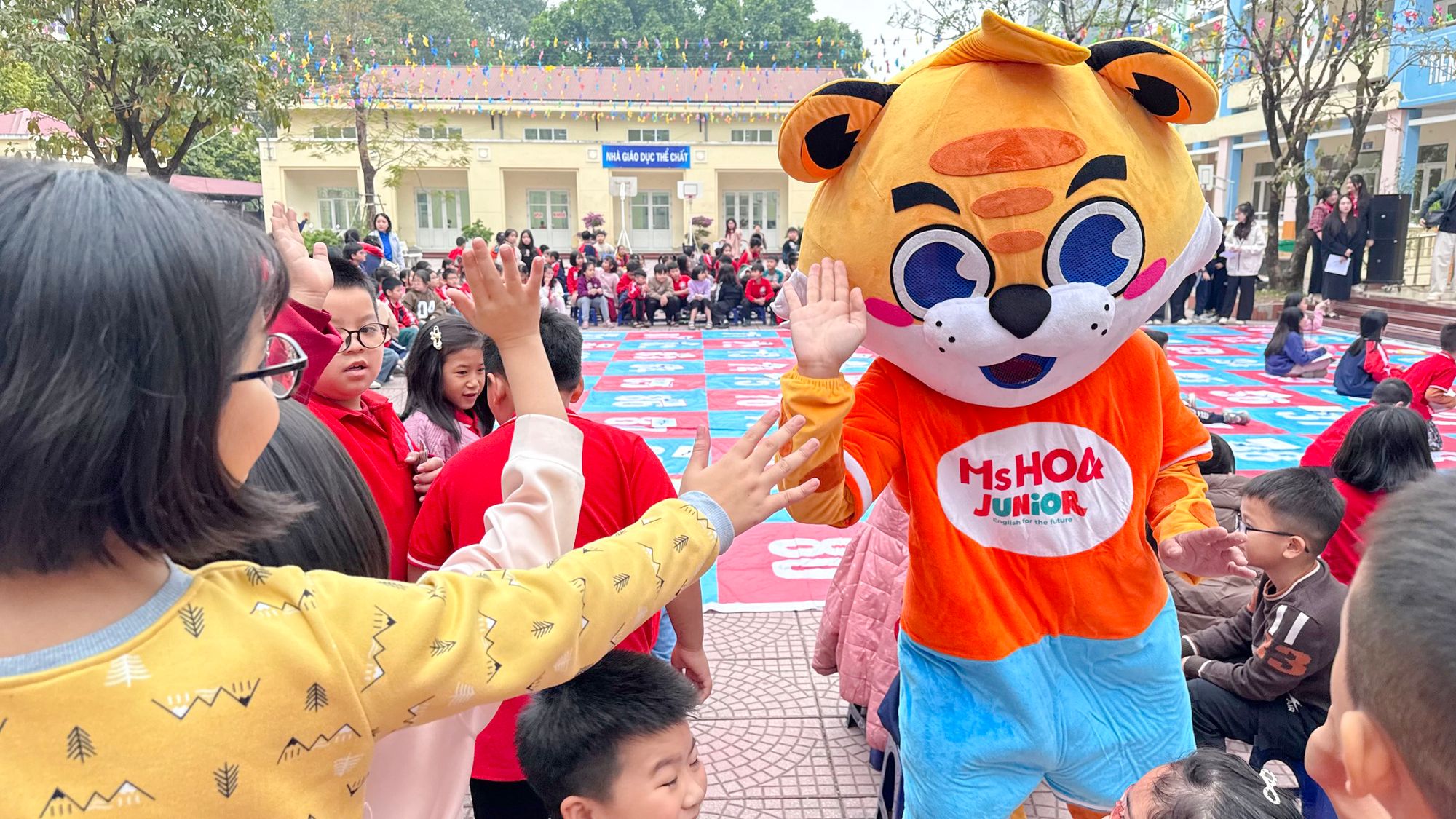hội thi "Rung Chu&ocirc;ng V&agrave;ng" tại Trường Tiểu học T&acirc;n Triều