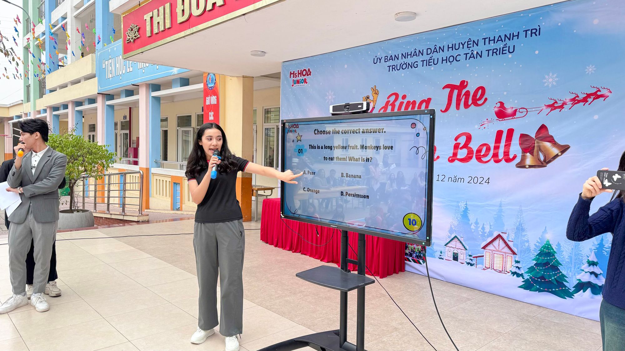 hội thi "Rung Chu&ocirc;ng V&agrave;ng" tại Trường Tiểu học T&acirc;n Triều