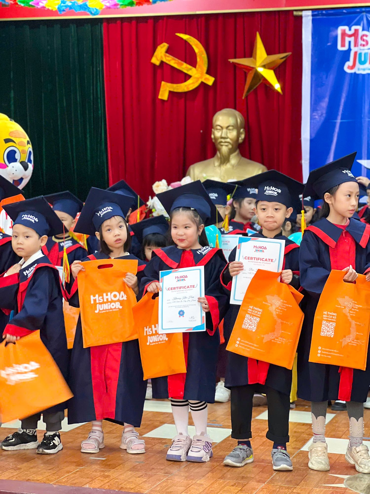 TƯNG BỪNG LỄ VINH DANH HỌC SINH XUẤT SẮC KHU VỰC XU&Acirc;N LA &ndash; NĂM HỌC 2024