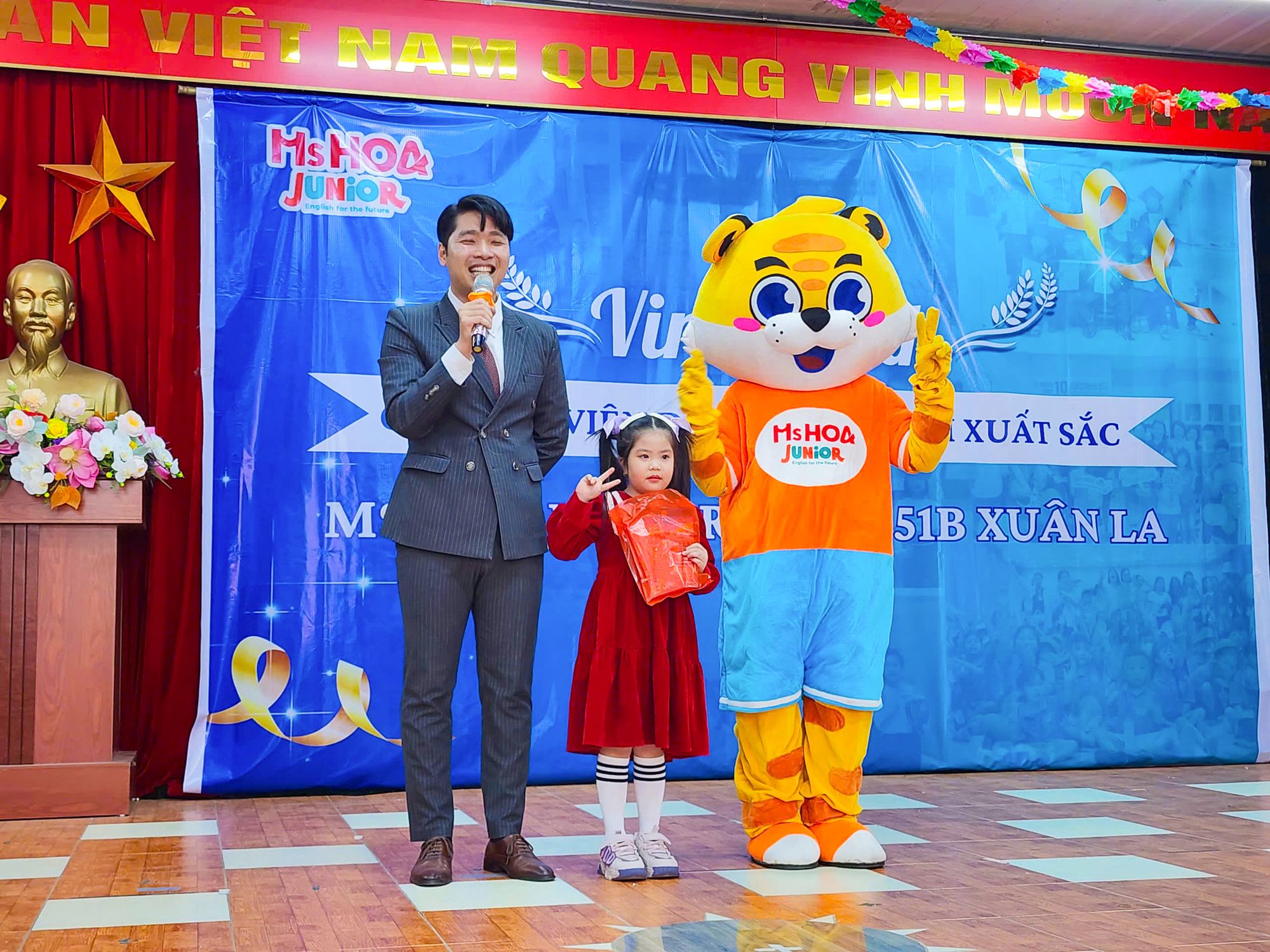 TƯNG BỪNG LỄ VINH DANH HỌC SINH XUẤT SẮC KHU VỰC XU&Acirc;N LA &ndash; NĂM HỌC 2024