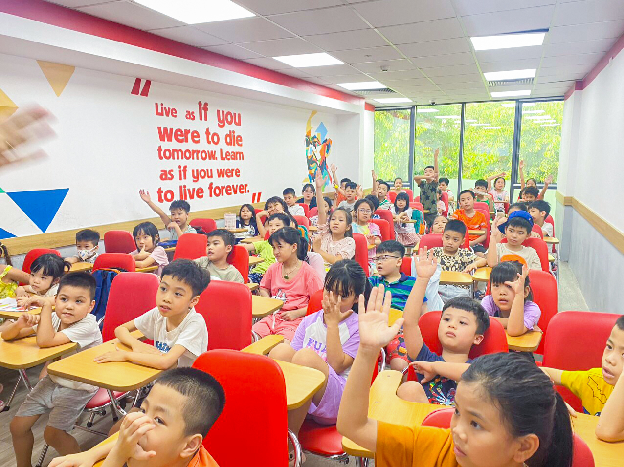 B&ugrave;ng nổ Lễ hội m&ugrave;a H&egrave; - Summer Festival tại Ms Hoa Junior 51B Xu&acirc;n La, T&acirc;y Hồ, H&agrave; Nội